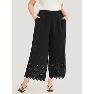 2/$25
 14 - 16 • 1x • BloomChic •  Pocket Laser Cut Pants